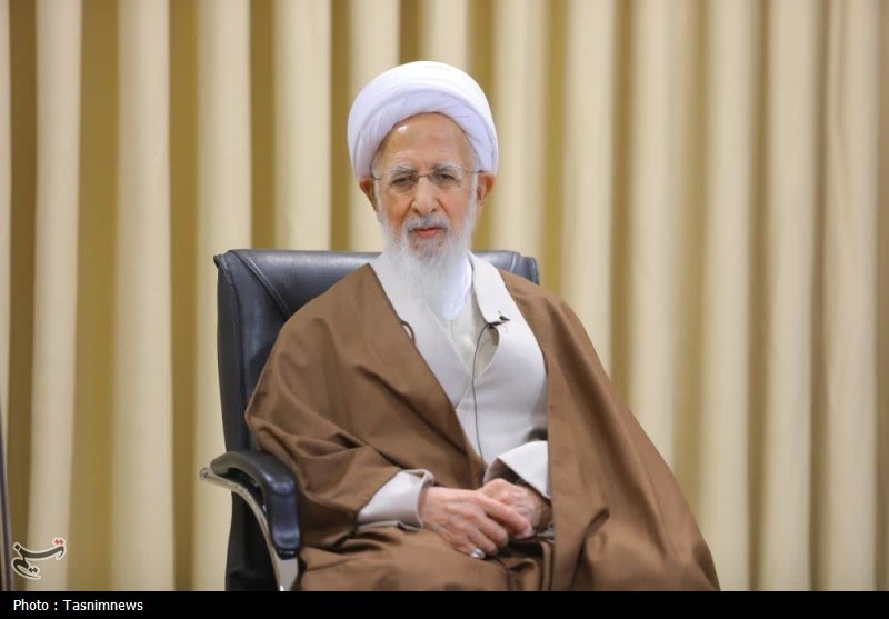 آیت‌الله جوادی آملی:حضور و همراهی مردم مؤمن از عوامل مهم نصرت الهی است