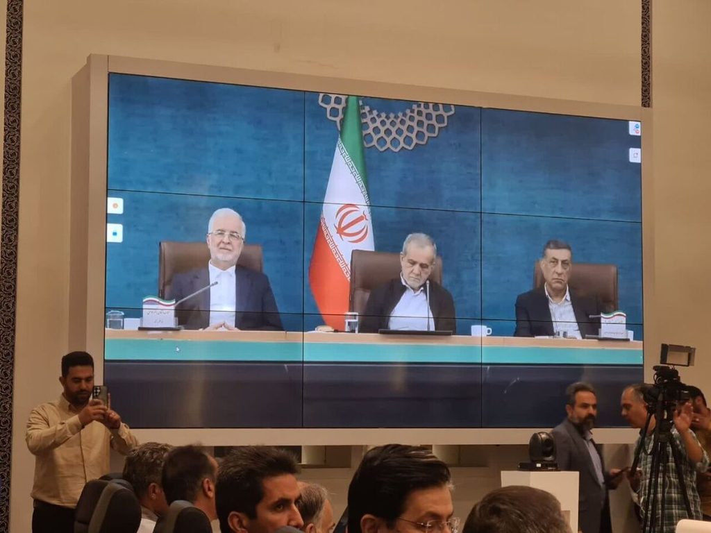 بزرگراه شهید رئیسی اصفهان توسط رئیسجمهور به بهرهبرداری رسید بزرگراه شهید رئیسی اصفهان توسط رئیسجمهور به بهرهبرداری رسید