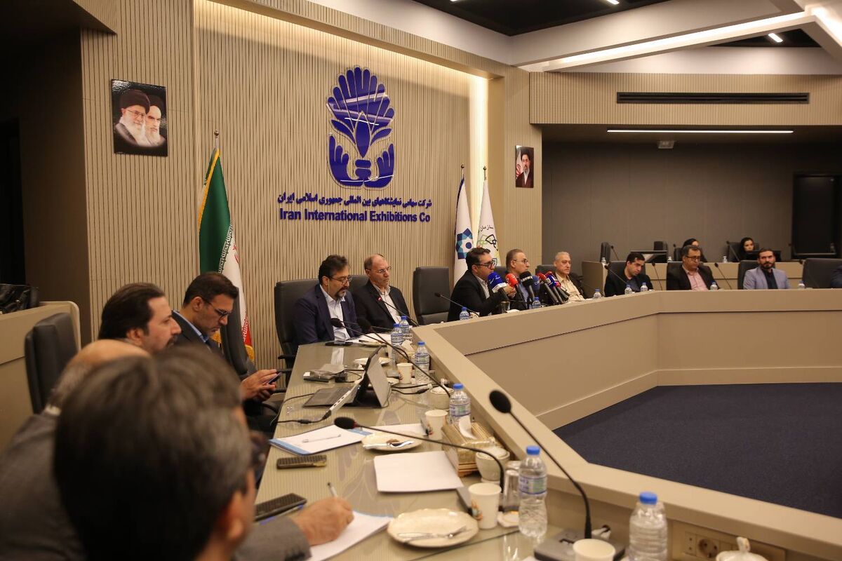 کالاها و کانتینرهای متوقف شده بندر کراچی بزودی جا به جا می شوند